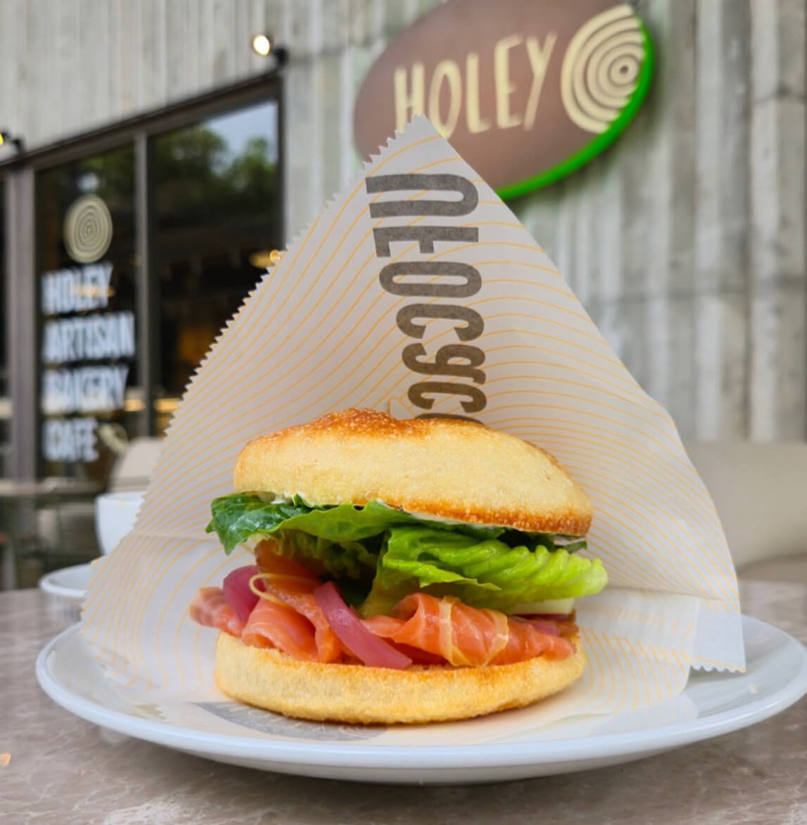 HOLEY BAKERY Signature